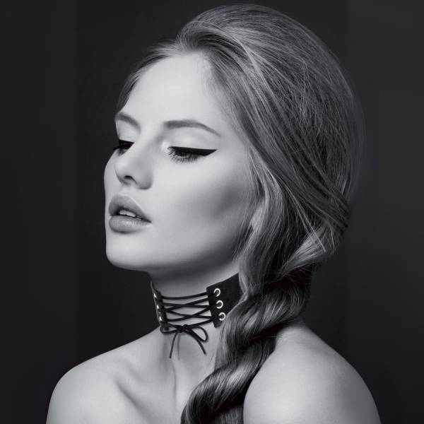 COLLIER RAS DE COU+LACET