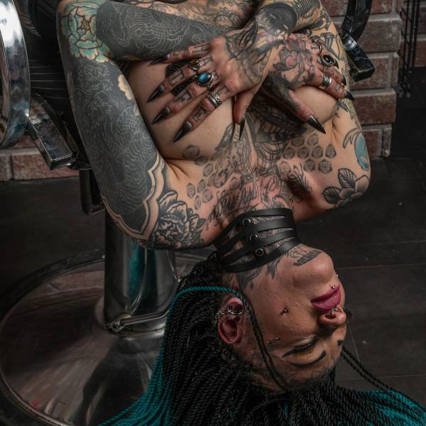 COLLIER LANIÈRES CUIR NOIR PRESSIONS